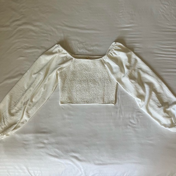 white puffy long sleeve top - Picture 3 of 5